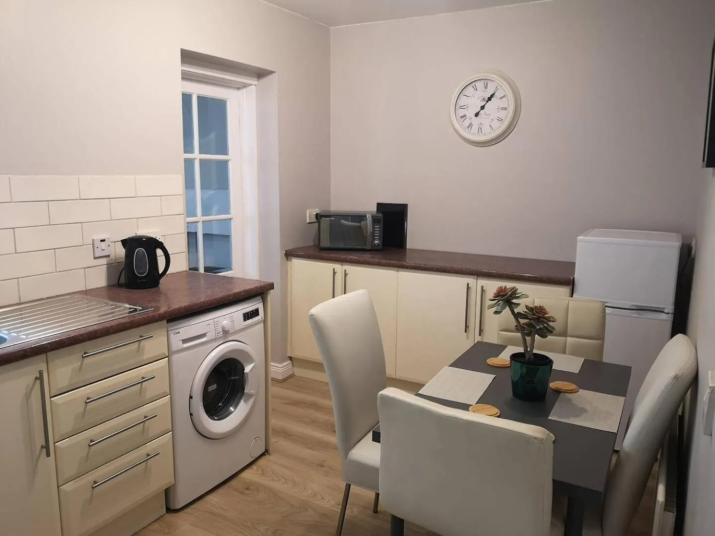 Villa Belfast Gaeltacht Quarter - 2 Beds - Sleeps 4 0*,  Regno Unito